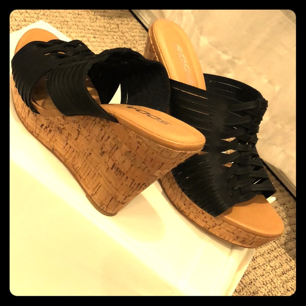 BRAND NEW WEDGES! 🖤